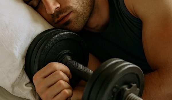 تأثیر خواب بر عملکرد ورزشی: یافته‌های علمی تازه